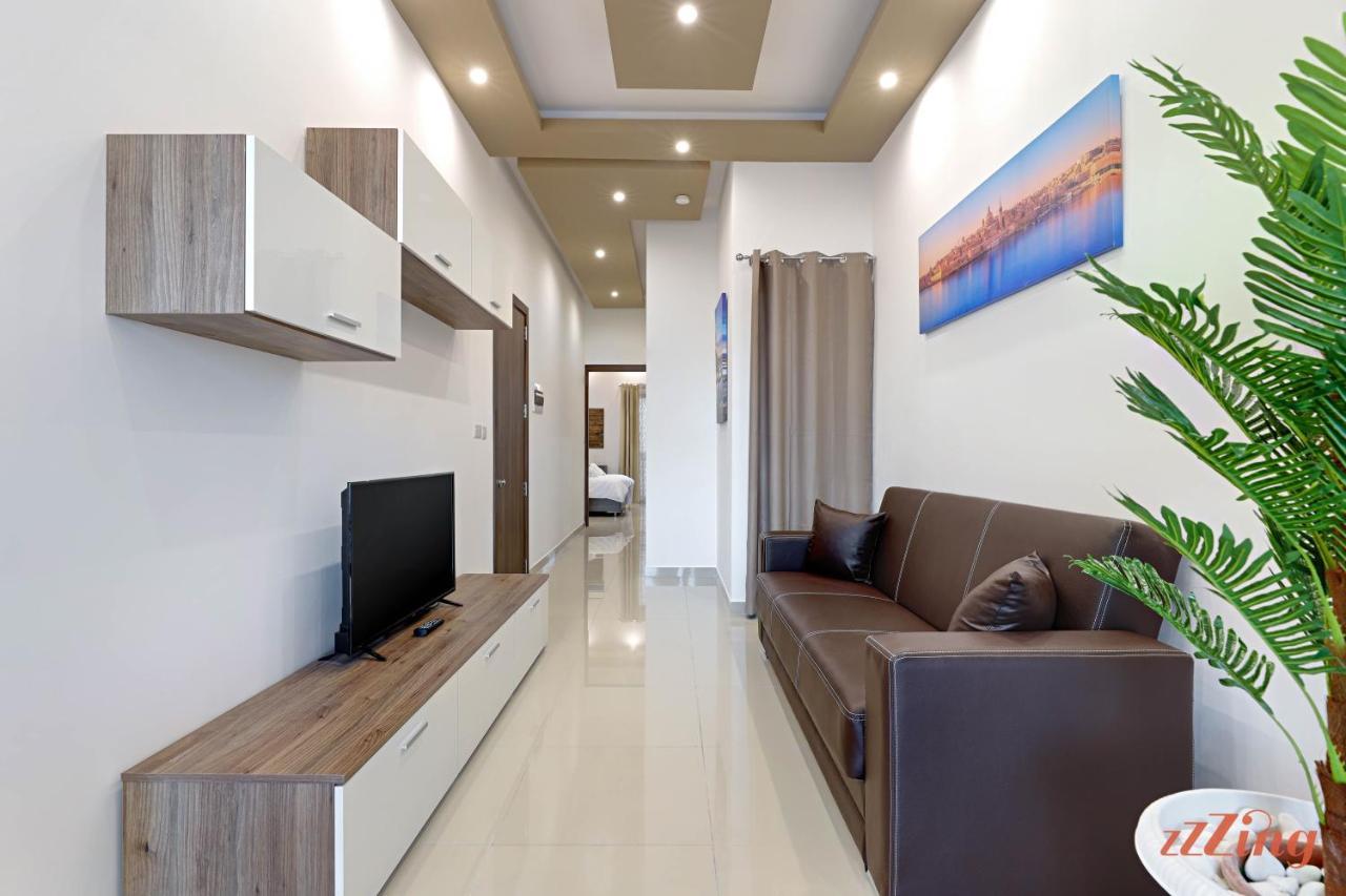 Gem Beachfront Apt With Amazing Bay And Sea Views Birżebbuġa Kültér fotó
