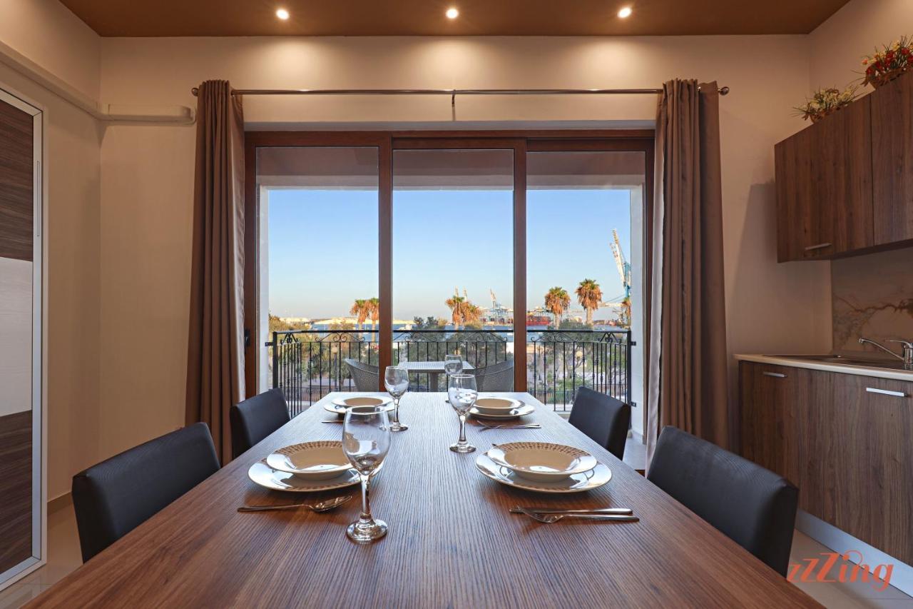 Gem Beachfront Apt With Amazing Bay And Sea Views Birżebbuġa Kültér fotó