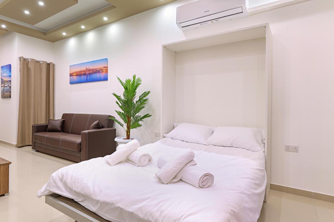 Gem Beachfront Apt With Amazing Bay And Sea Views Birżebbuġa Kültér fotó